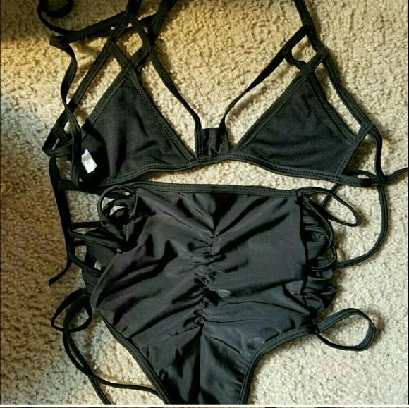 Sexy Cut Out Bikini Women Strappy Bathing Suit Hol - Picture 3 of 4